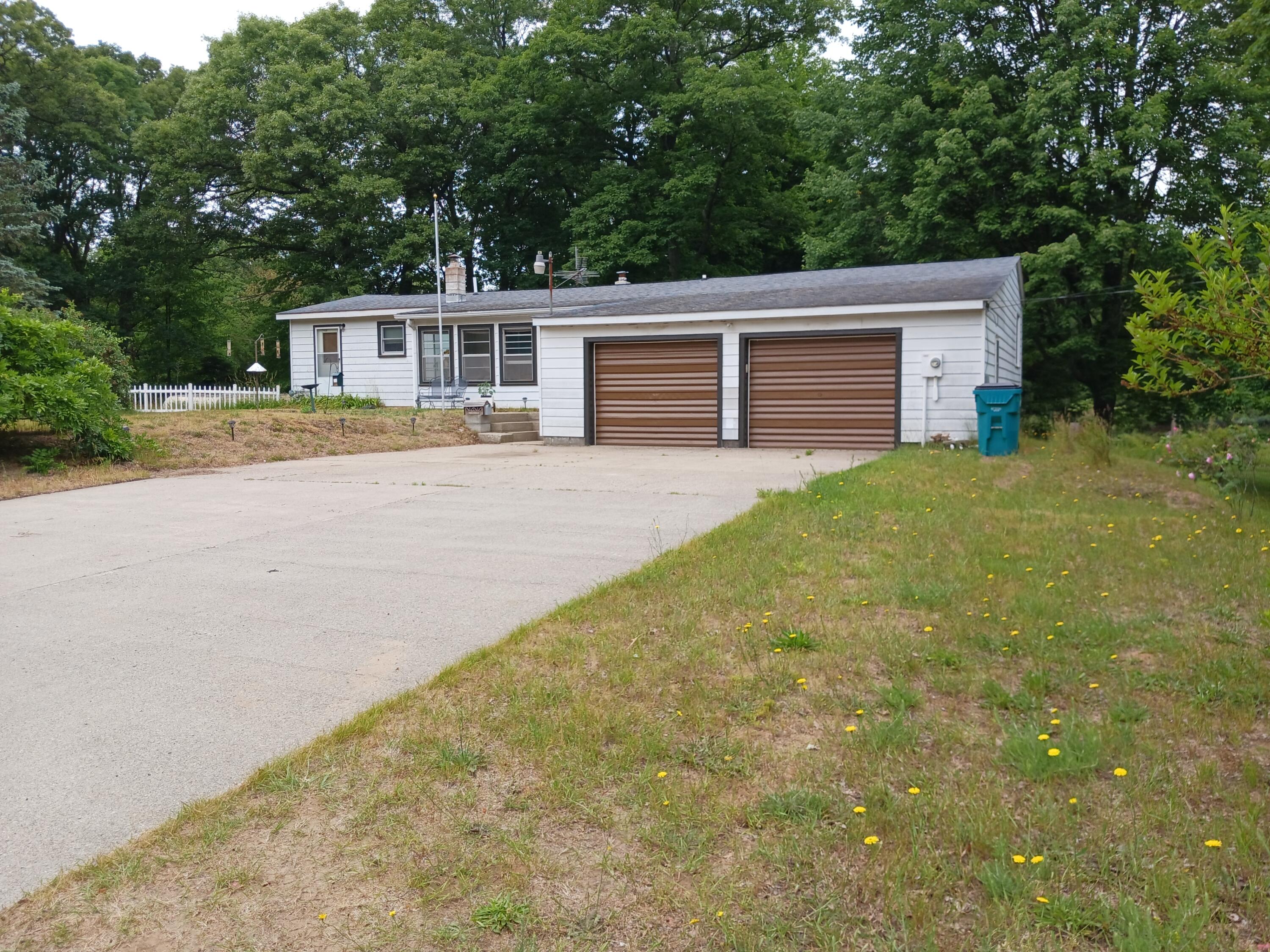 3498 West Giles Road Muskegon, MI 49445 - Photo 2 of 21 20230615_145006