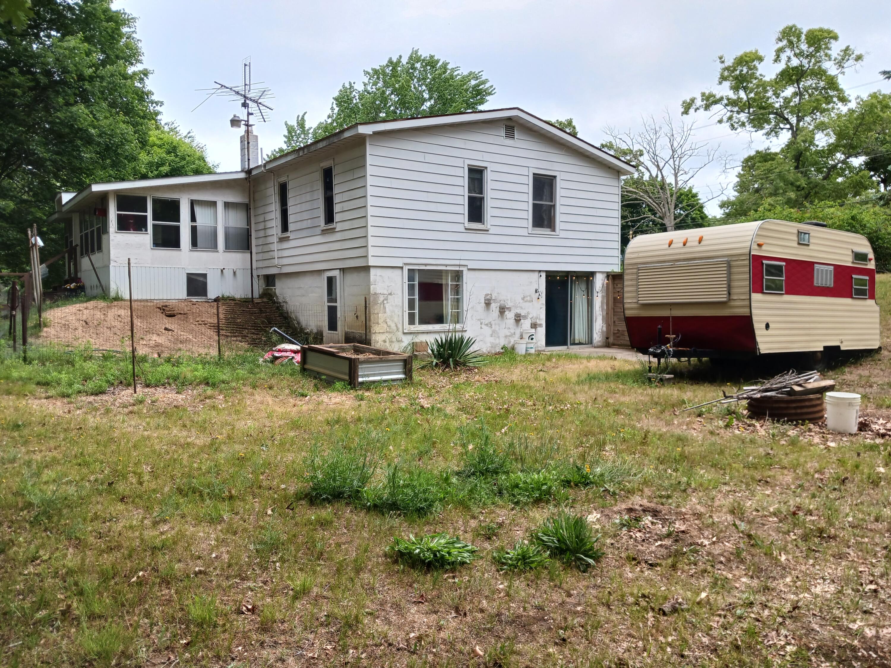3498 West Giles Road Muskegon, MI 49445 - Photo 3 of 21 20230615_144652