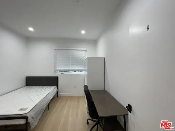 $7,200 | 1340 West 37th Street, Unit 1340, Los Angeles, CA 90007