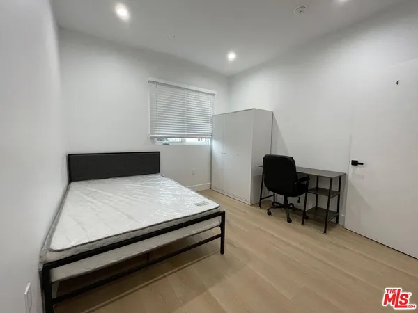 $7,200 | 1340 West 37th Street, Unit 1340, Los Angeles, CA 90007