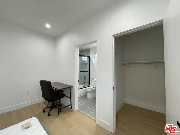 $7,200 | 1340 West 37th Street, Unit 1340, Los Angeles, CA 90007