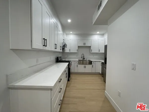 $7,200 | 1340 West 37th Street, Unit 1340, Los Angeles, CA 90007