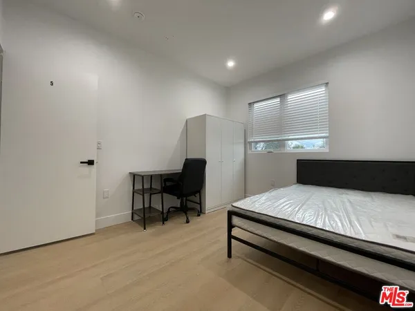 $7,200 | 1340 West 37th Street, Unit 1340, Los Angeles, CA 90007