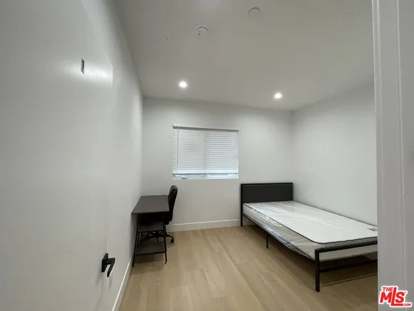 $7,200 | 1340 West 37th Street, Unit 1340, Los Angeles, CA 90007