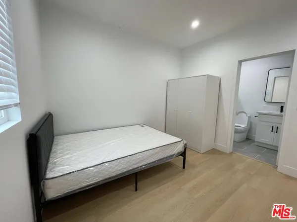 $7,200 | 1340 West 37th Street, Unit 1340, Los Angeles, CA 90007