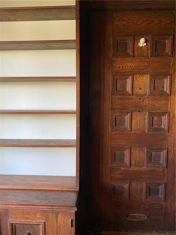 5659 Darlington Road Pittsburgh, PA 15217 - Photo 7 of 23 a view of front door