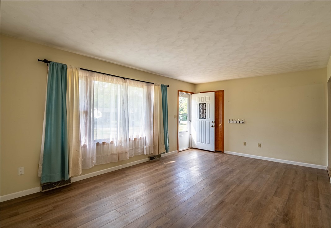 4658 Hayden Drive Decatur, IL 62521 - Photo 4 of 19