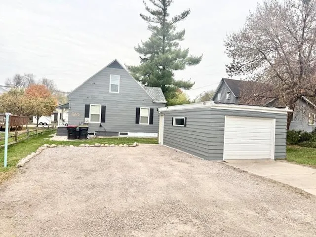 $149,900 | 207 East Broadway Street, Redwood Falls, MN 56283
