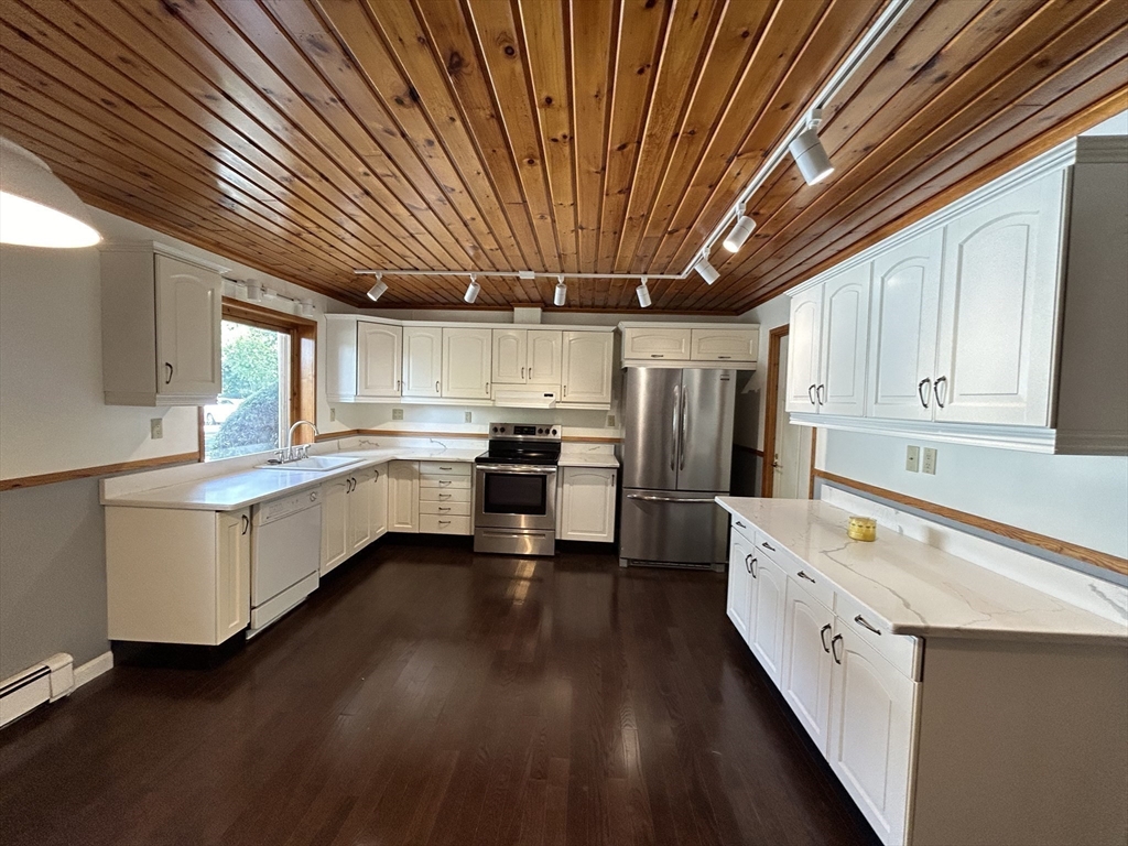 2 Pat Drive Danvers, MA 01923 - Photo 12 of 23