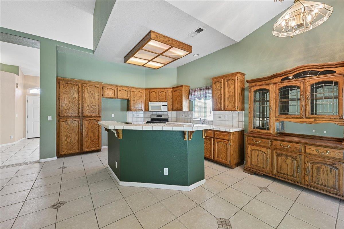 1165 Portola Valley Road Yuba City, CA 95993 - Photo 12 of 38