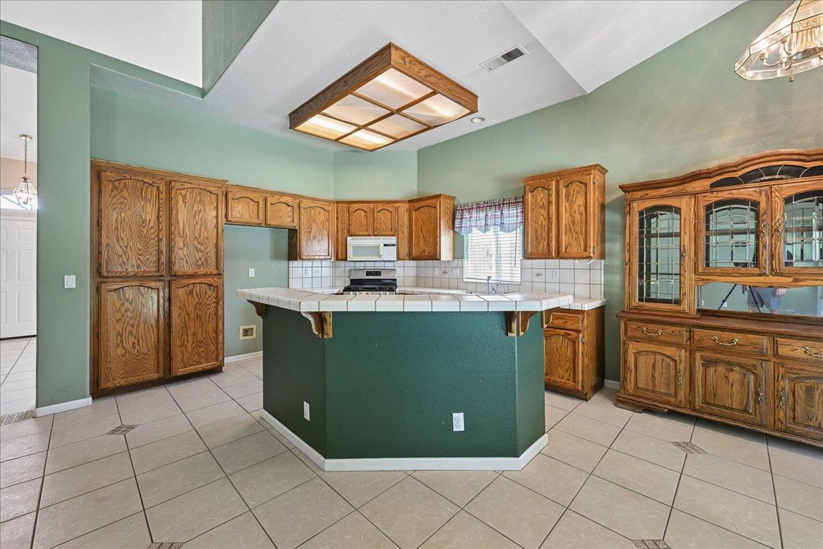 1165 Portola Valley Road Yuba City, CA 95993 - Photo 13 of 38