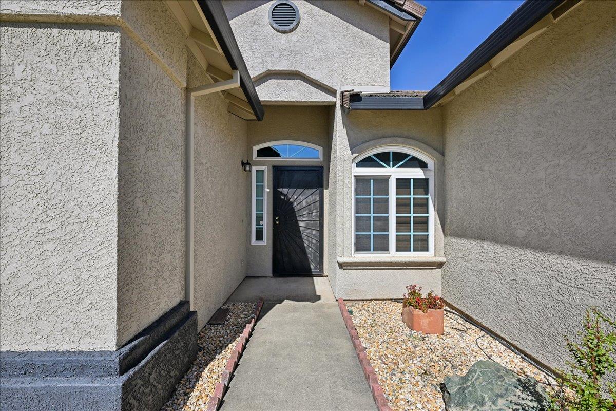 1165 Portola Valley Road Yuba City, CA 95993 - Photo 4 of 38
