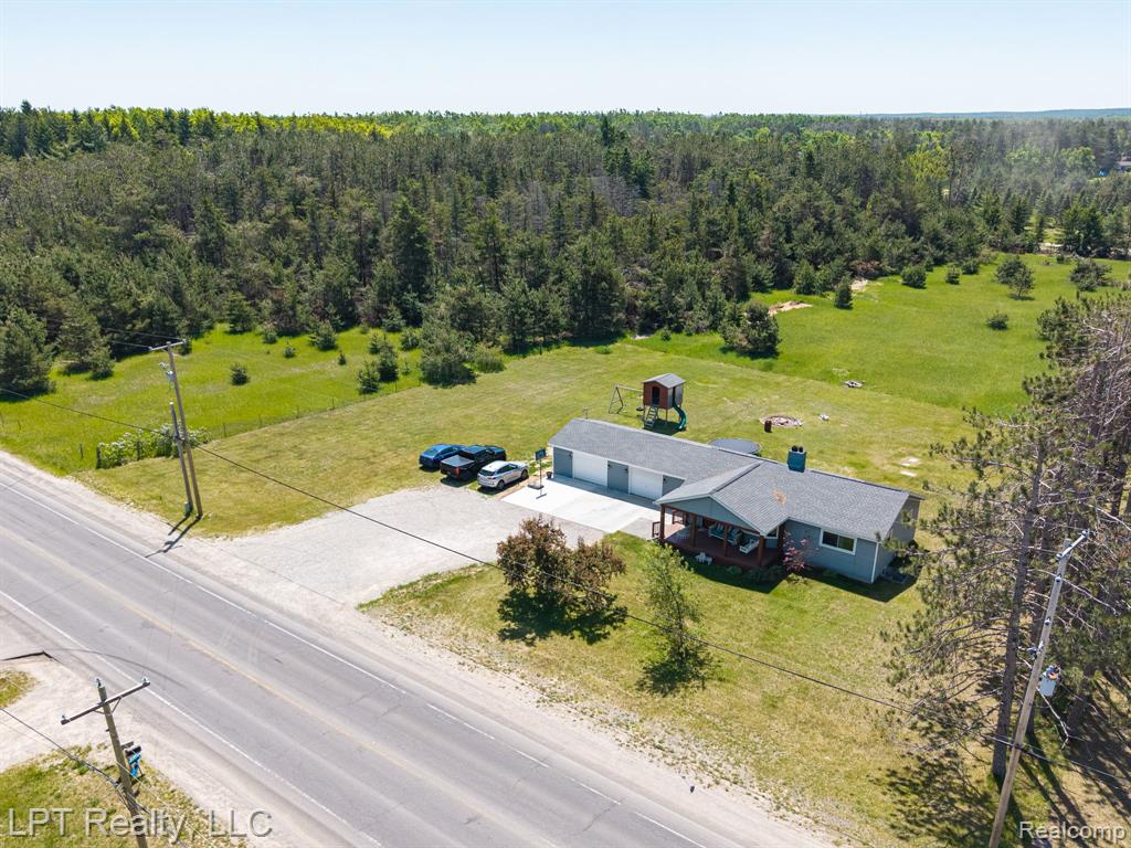 59 McCoy Road Gaylord, MI 49735 - Photo 4 of 42