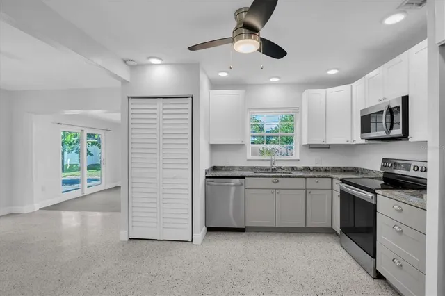 $3,000 | 765 56th Avenue South, St. Petersburg, FL 33705