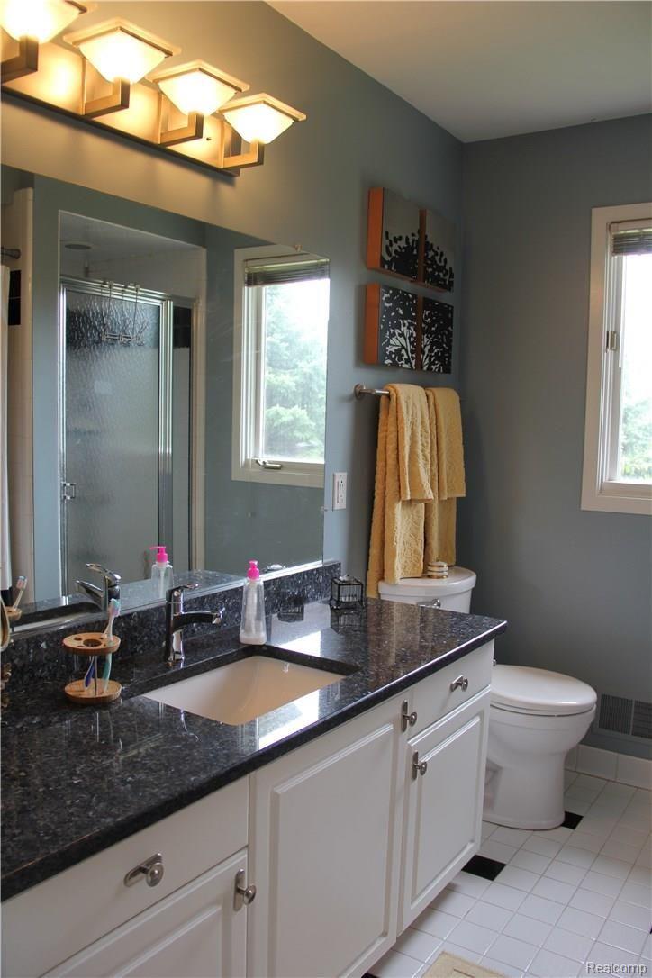 2016 Reagan Drive Rochester, MI 48309 - Photo 17 of 35 IMG_5011.JPG