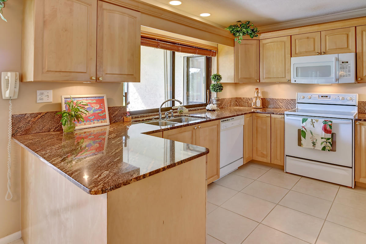 6390 Woodbury Road Boca Raton, FL 33433 - Photo 19 of 24 Custom Kitchen