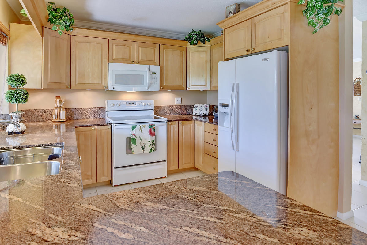 6390 Woodbury Road Boca Raton, FL 33433 - Photo 21 of 24 Custom Kitchen