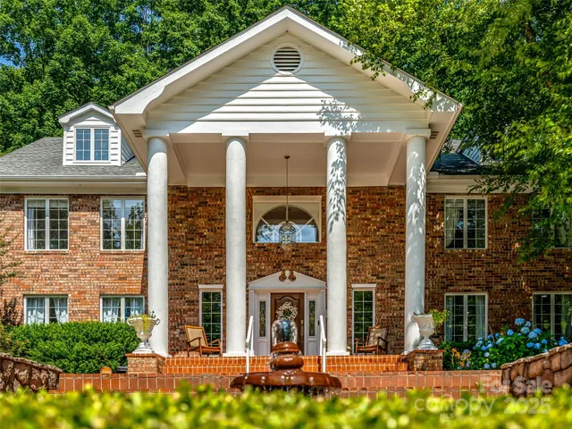 $1,500,000 | 163 Northern Lights Lane, Hendersonville, NC 28739