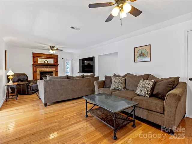 $1,500,000 | 163 Northern Lights Lane, Hendersonville, NC 28739