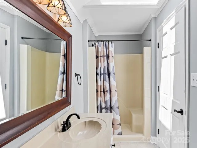 $1,500,000 | 163 Northern Lights Lane, Hendersonville, NC 28739