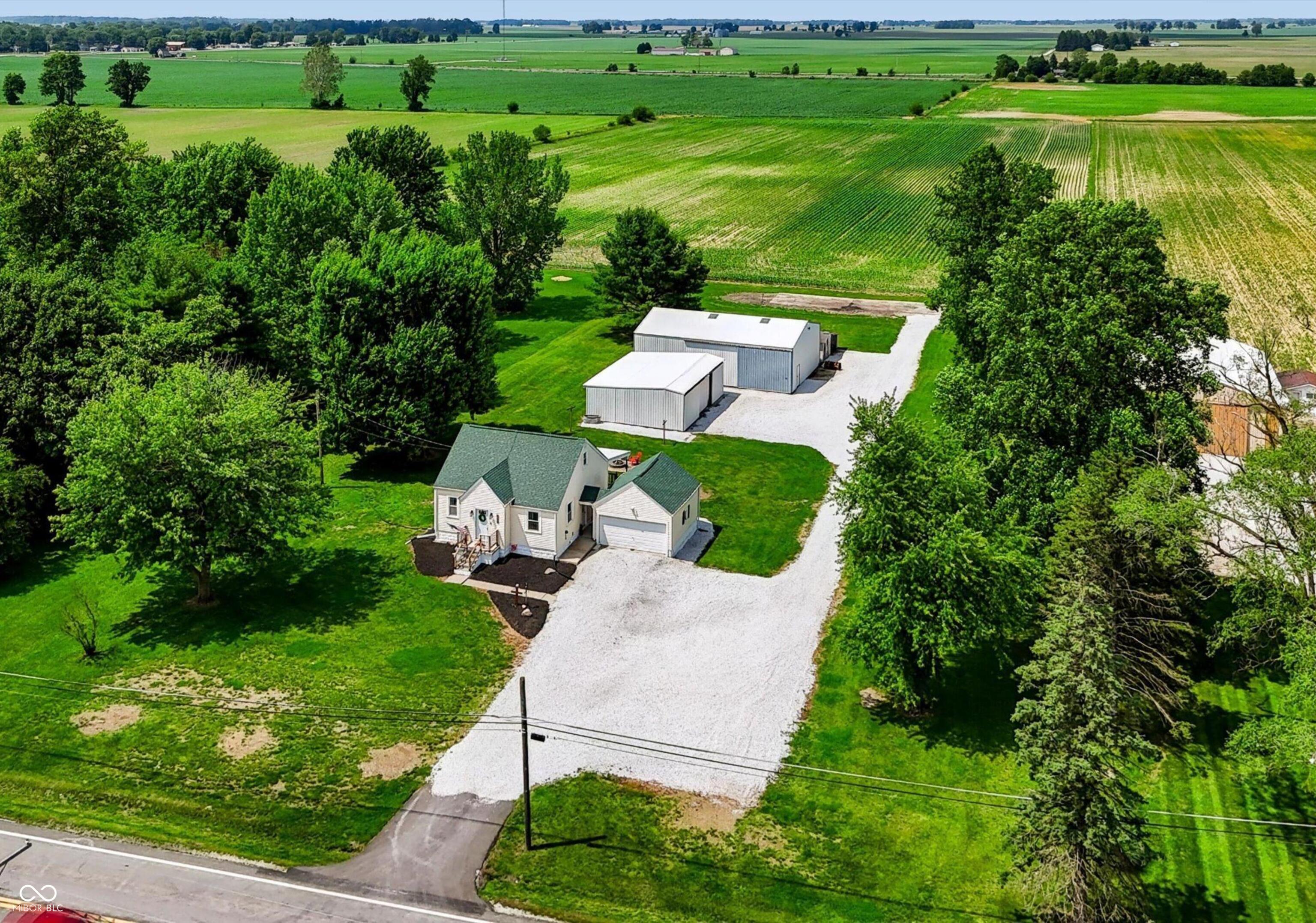 968 East Jefferson Street Tipton, IN 46072 - Photo 1 of 68