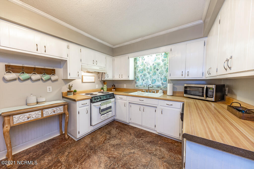 3412 Old Cherry Point Road New Bern, NC 28560 - Photo 5 of 29 IMG_1856