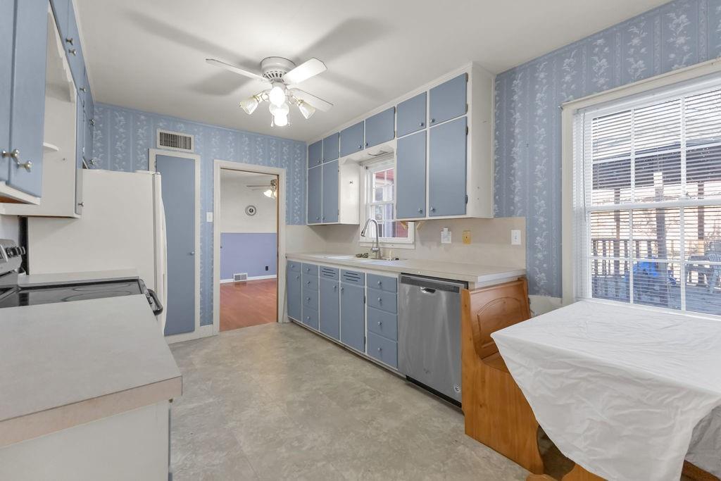 3405 Gene Field Road St. Joseph, MO 64506 - Photo 12 of 36