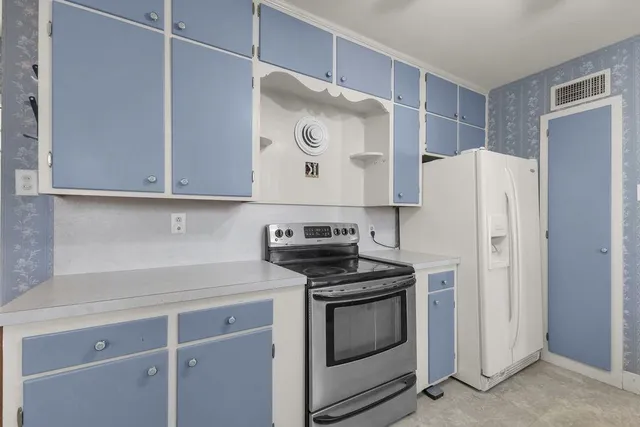 $205,000 | 3405 Gene Field Road, St. Joseph, MO 64506