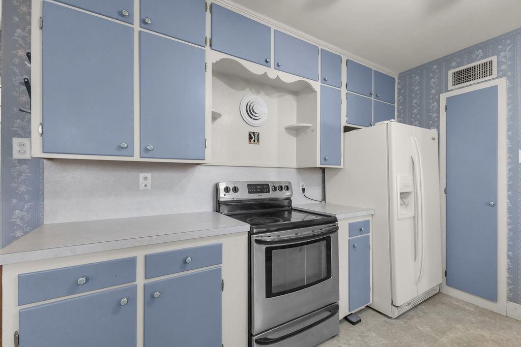 3405 Gene Field Road St. Joseph, MO 64506 - Photo 13 of 36