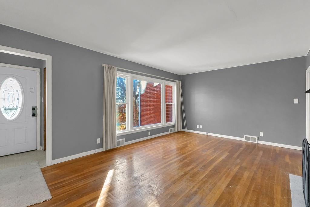 3405 Gene Field Road St. Joseph, MO 64506 - Photo 7 of 36