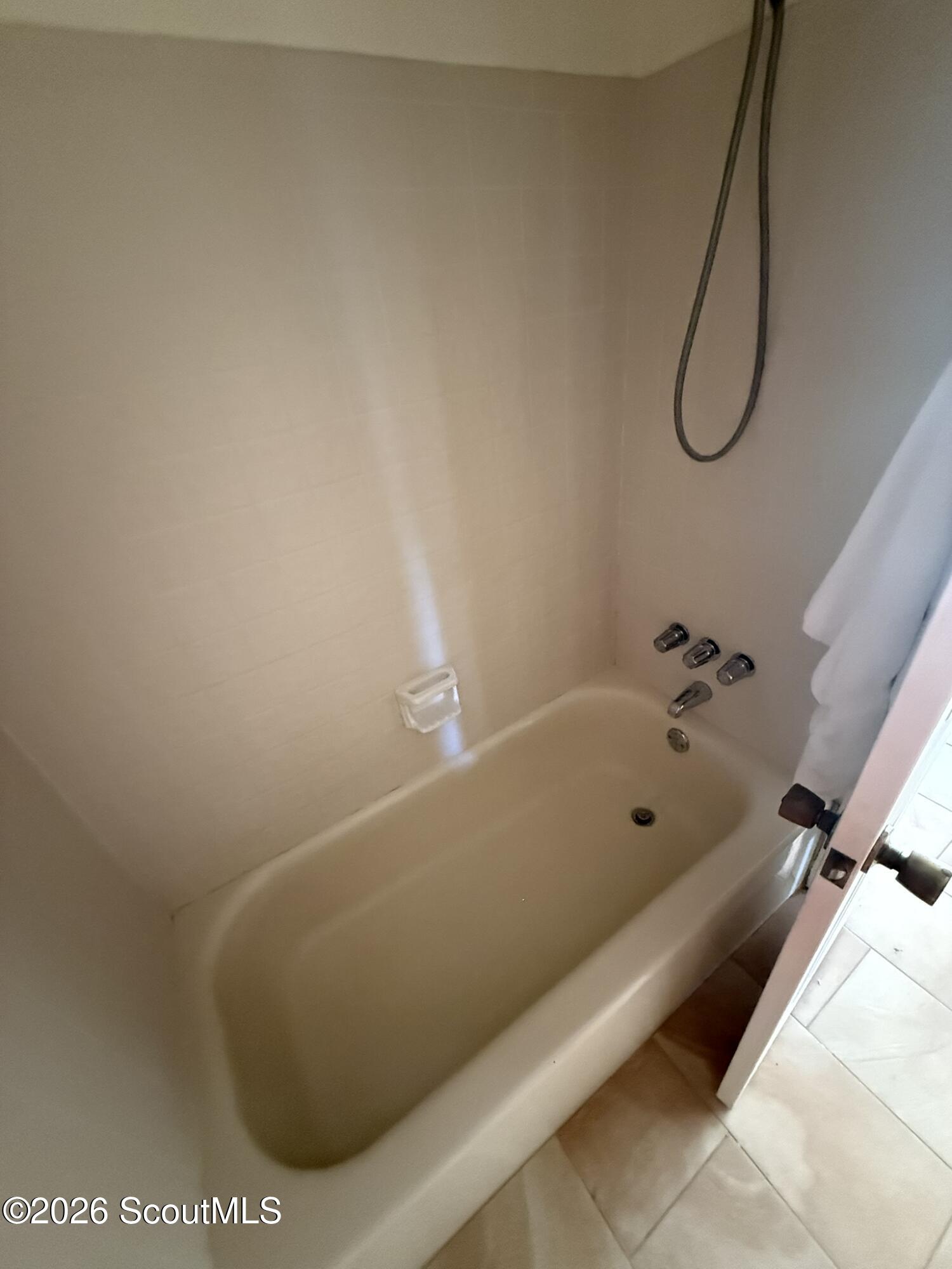 227 Walmar Grove St. Simons Island, GA 31522 - Photo 6 of 9