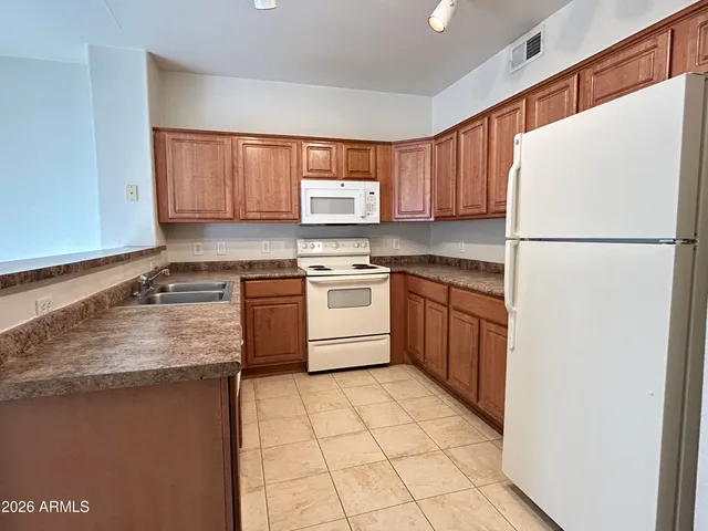 $1,625 | 920 East Devonshire Avenue, Unit 2026, Phoenix, AZ 85014