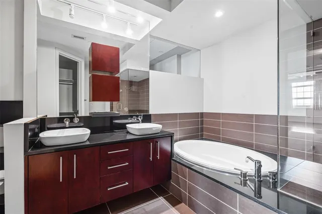 $2,295 | 2600 West 7th Street, Unit 1535, Fort Worth, TX 76107