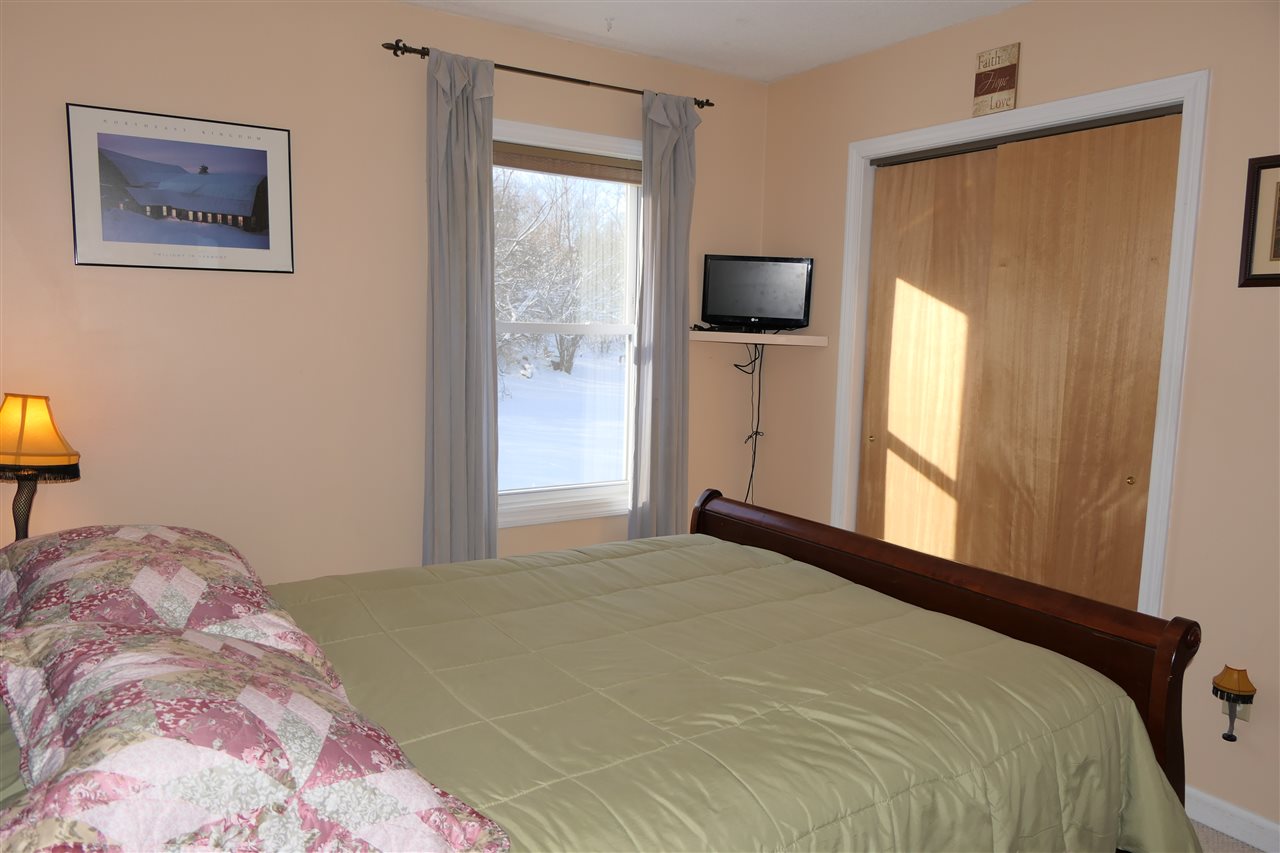 2460 Highgate Road Swanton, VT 05478 - Photo 11 of 19