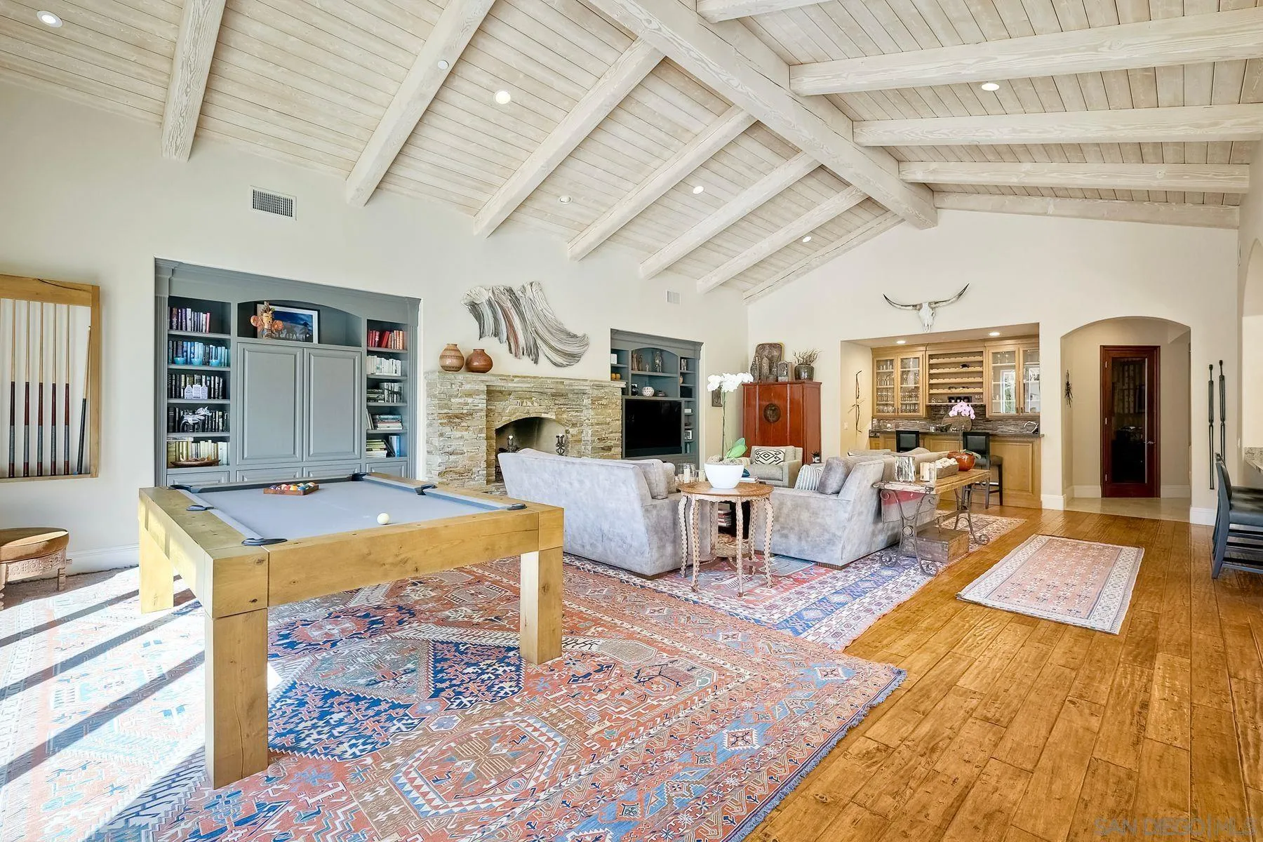 17732 Vineyard Lane Poway, CA 92064 - Photo 20 of 63 a living room with furniture