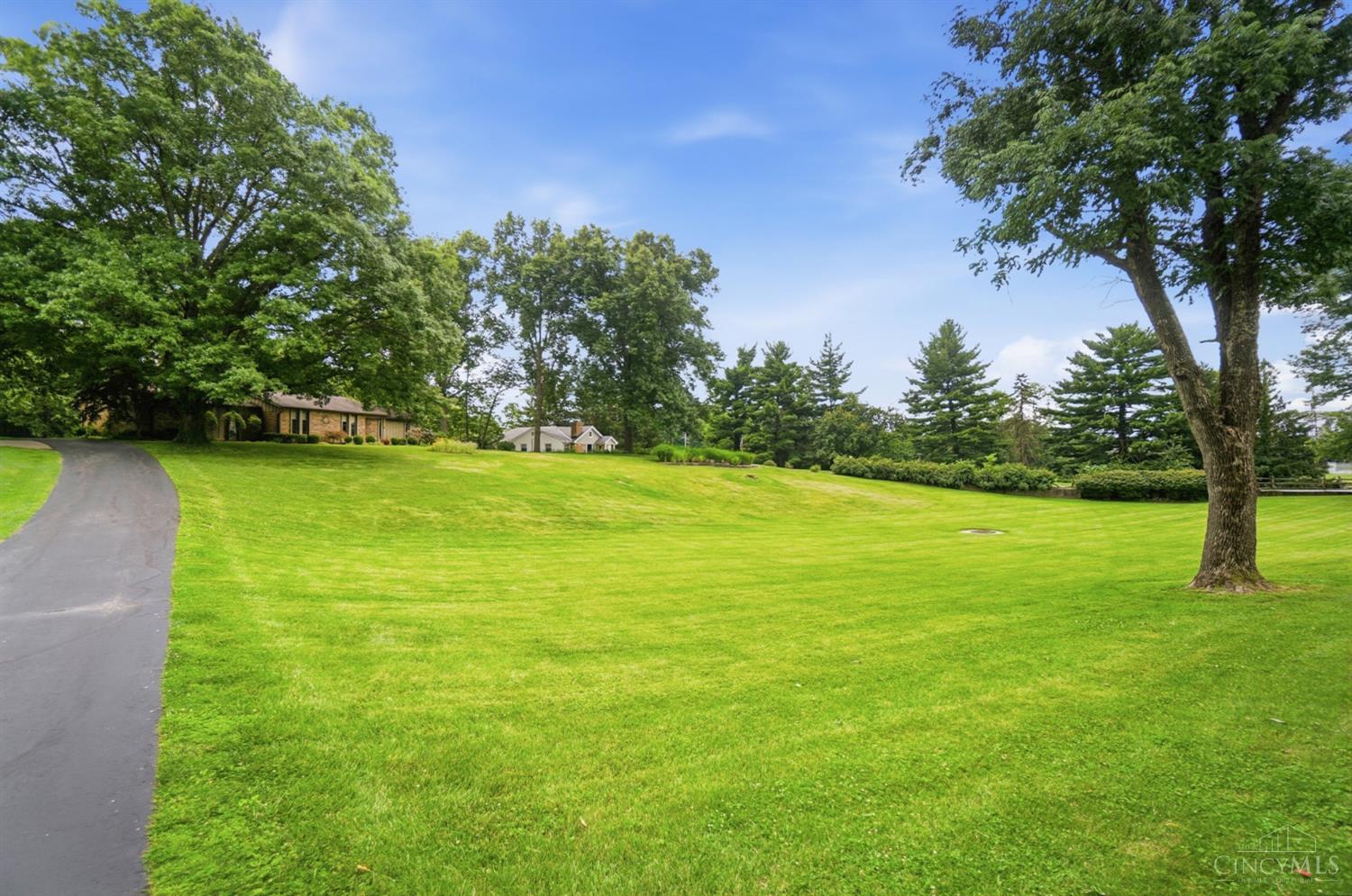 1460 Ebenezer Road Cincinnati, OH 45233 - Photo 2 of 61