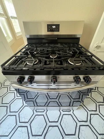 $2,700 | 9 Monte Vista Avenue, Oakland, CA 94611