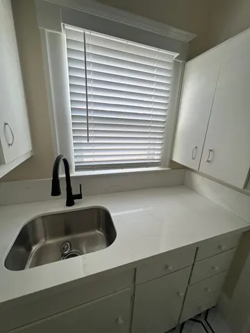 $2,700 | 9 Monte Vista Avenue, Oakland, CA 94611