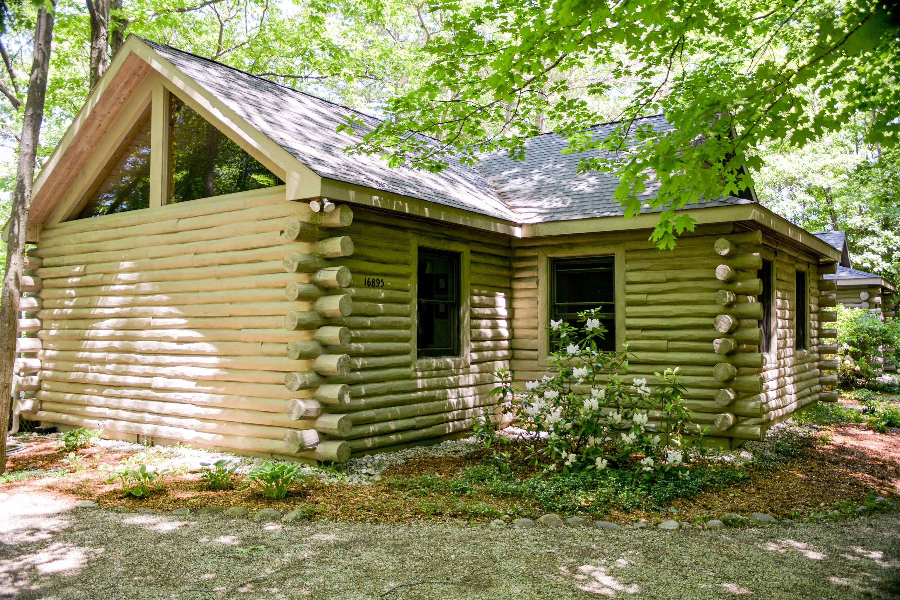 16895 Legacy Road Traverse City, MI 49686 - Photo 31 of 47 1901331-30.JPG