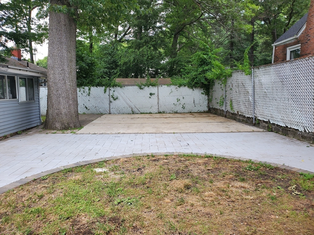 725 Bay Street Springfield, MA 01109 - Photo 21 of 22