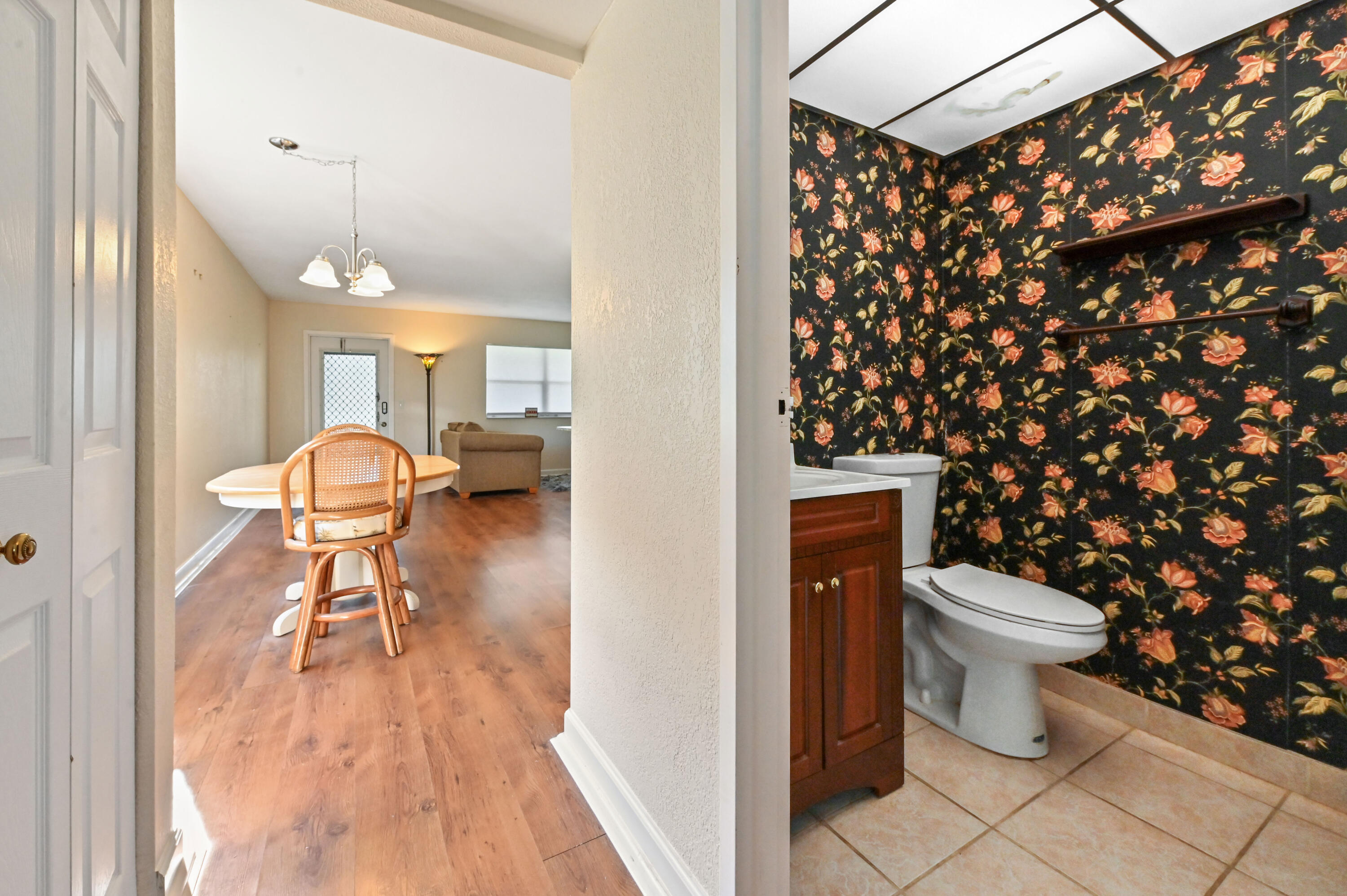 538 Monaco Way Delray Beach, FL 33446 - Photo 13 of 35 13 bathroom 01