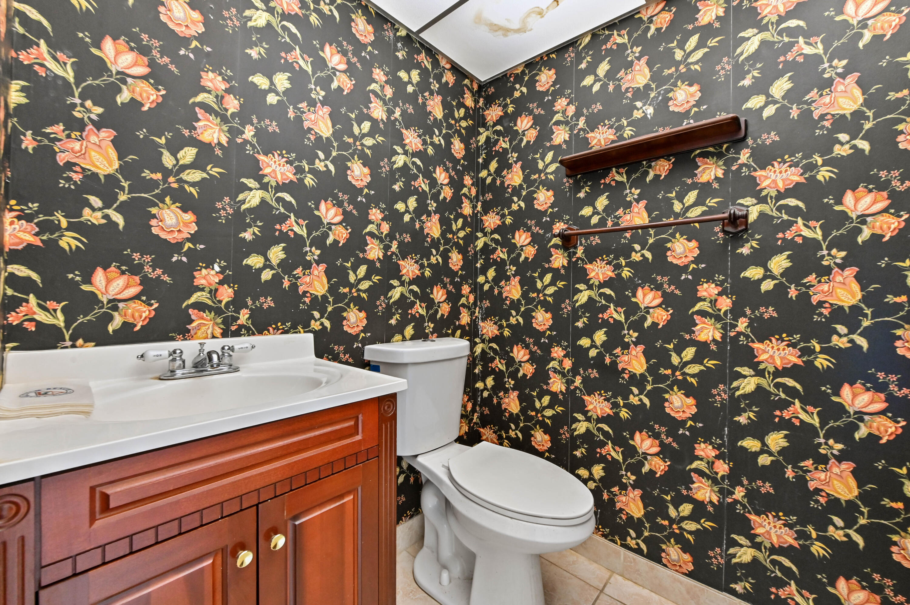 538 Monaco Way Delray Beach, FL 33446 - Photo 14 of 35 14 bathroom 02