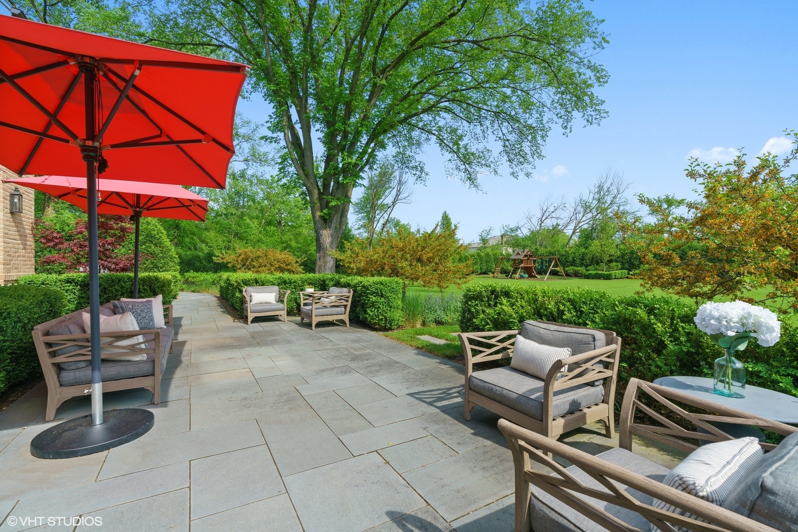 345 West Onwentsia Road Lake Forest, IL 60045 - Photo 19 of 53 an outdoor sitting area with furniture and city view