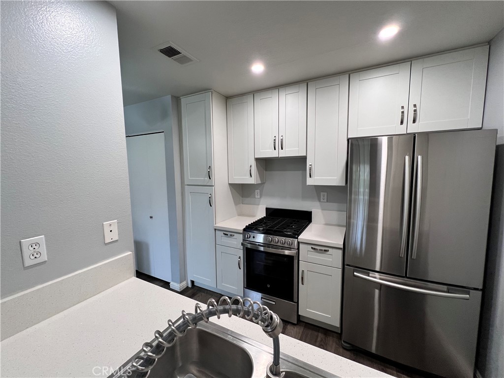 89 Vía Cresta Rancho Santa Margarita, CA 92688 - Photo 3 of 31