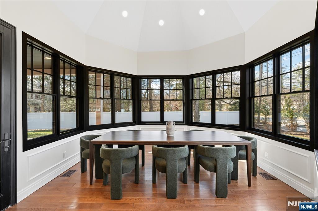 803 Marshall Road River Vale, NJ 07675 - Photo 6 of 44
