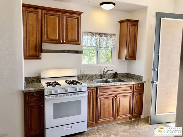 $1,450 | 31305 Desert Moon Drive, Thousand Palms, CA 92276