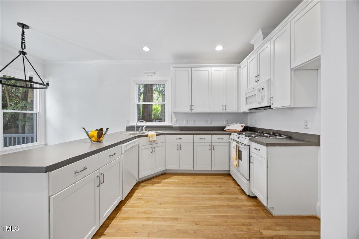 106 East Whitaker Mill Road, Unit A Raleigh, NC 27608 - Photo 14 of 53 13-2A1A1330