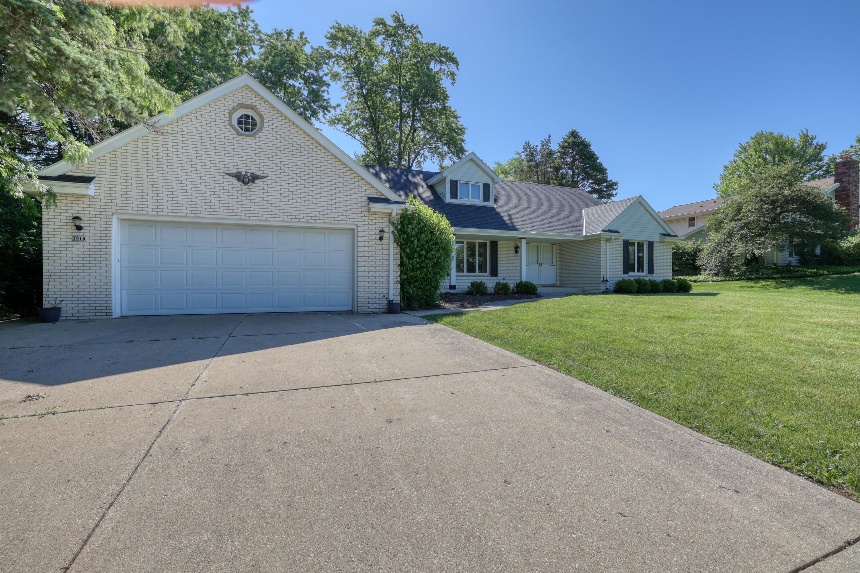 3910 Fresno Road Brookfield, WI 53045 - Photo 46 of 47 Front