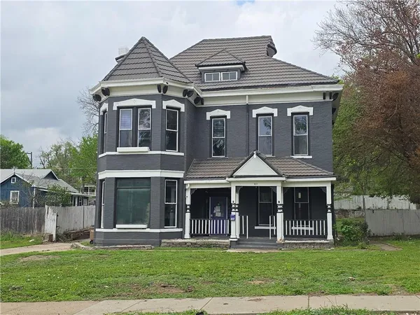 $189,900 | 617 Parallel Street, Atchison, KS 66002