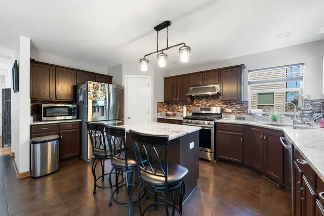 $405,000 | 1300 Cambria Drive, Joliet, IL 60431